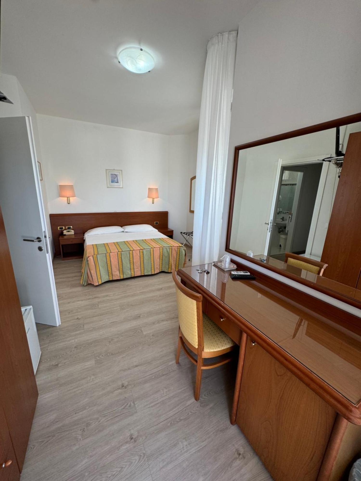 Hotel San Francisco Λινιάνο Σαμπιαντόρο Εξωτερικό φωτογραφία